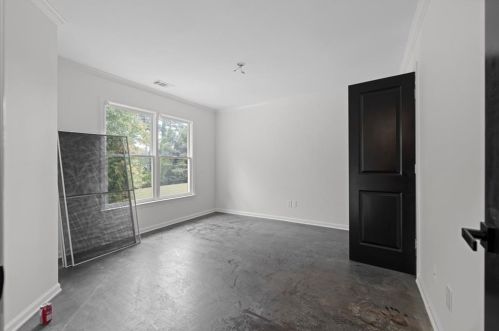 695 Highland Oaks Dr, Atlanta GA  30331-9210 exterior