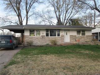 1055 Kostka Ln, Florissant, MO 63031-7312