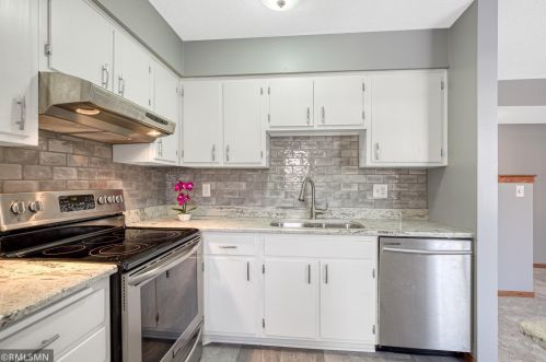 7878 Dunmore Rd, Saint Paul MN  55125-1612 exterior