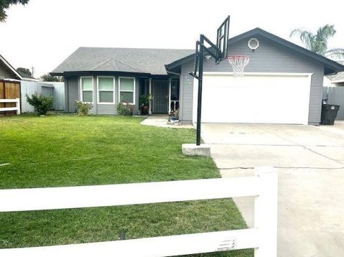 299 Diane Ct, Manteca, CA 95336-3163