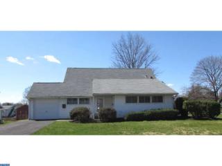 41 Hillside Rd, Levittown, PA 19056-1116