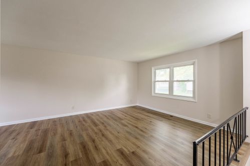 408 Krause Ave, Streamwood, IL 60107-3029
