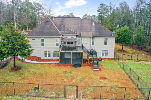 136 Brk Dr, Stockbridge GA  30281-1855 exterior
