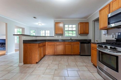 4777 Ruby Forrest Dr, Stone Mountain, GA 30083-4942