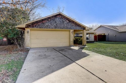 2020 Cedarwood Dr, Carrollton TX 75007-5405 exterior