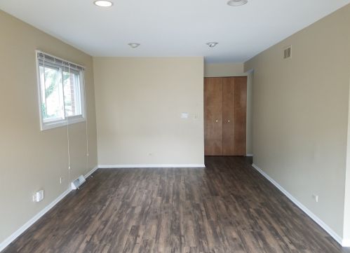 9349 Dee Rd, Des Plaines IL  60016-4228 exterior