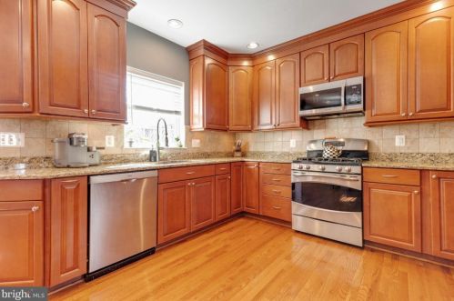 192 Connery Ter, Leesburg, VA 20175-5039