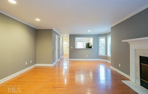 1901 Defoors Xing, Atlanta GA  30318-2337 exterior