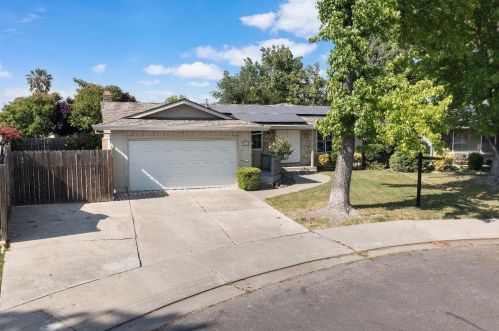 8266 Colonial Dr, Stockton, CA 95209-2315