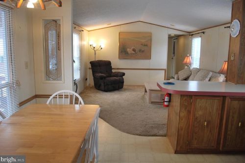 38 Hathaway Dr, Carlisle PA 17015-8892 exterior