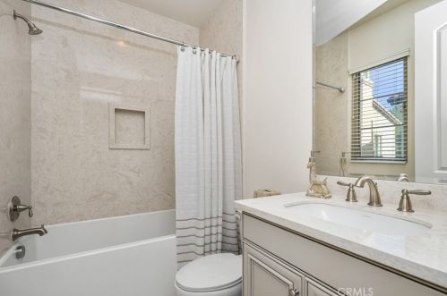 22 Shadybend, Irvine CA  92602-0844 exterior