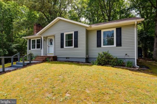 17144 White Meadows Dr, Bowling Green, VA 22427-2254