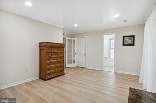 2 Sonata Ct, Silver Spring MD 20901-5064 exterior