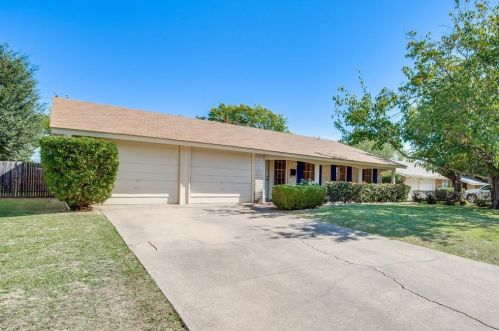 1214 Mcham St, Irving, TX 75062-4353