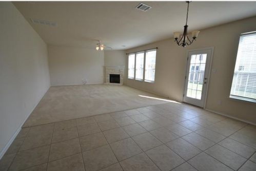 125 Scarlet Oak Cv, Uhland TX  78640-5938 exterior