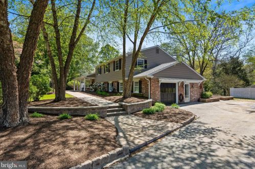 440 Steeplechase Dr, Media, PA 19063-1961