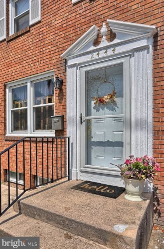 2444 Brookwood St, Harrisburg, PA 17104-2111