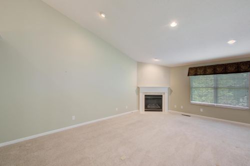 6027 Eden Place Dr, Cincinnati, OH 45247-5784