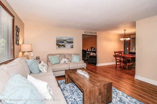 515 Peach Tree Ln, Lacey, NJ 08731-1948