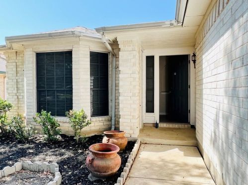 4447 Bremner Dr, Austin TX  78749-3644 exterior