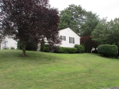 70 Longmeadow Dr, Torrington CT  06790-4100 exterior