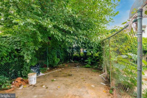 2072 Cambria St, Philadelphia, PA 19134-4030