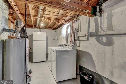 20 Lincoln Dr, Hanover PA 17331-4906 exterior