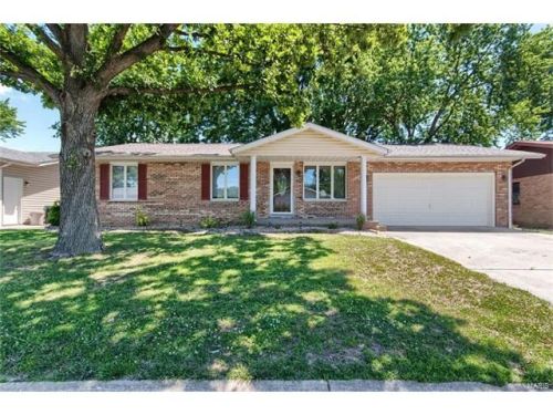 150 Sunflower Dr, Grantfork, IL 62249-2413
