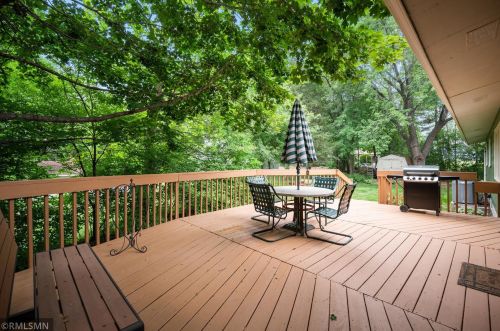 875 Colleen Ave, Saint Paul MN  55126-6401 exterior