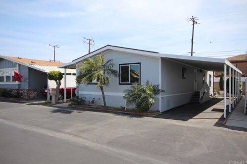 330 Magpie Ln, Santa Ana CA  92708-5822 exterior