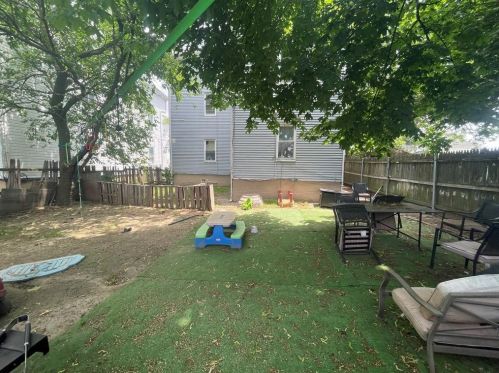 14 Winthrop Ave, Providence, RI 02908-3845