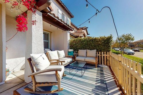 3112 London Ln, Oxnard, CA 93036-5350