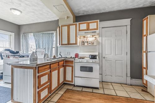 324 Jessamine Ave, Saint Paul, MN 55130-3730
