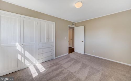 3 Scarsdale Ave, Trenton NJ  08618-1921 exterior