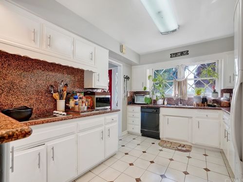 4143 Miramonte Pl, Riverside CA  92501-3053 exterior