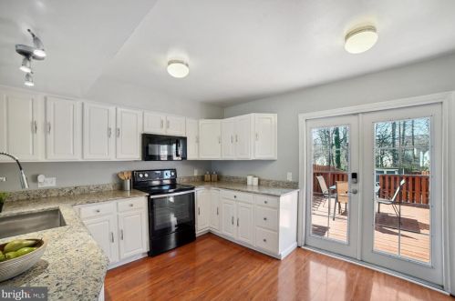 9621 Hastings Dr, Columbia MD  21046-1904 exterior