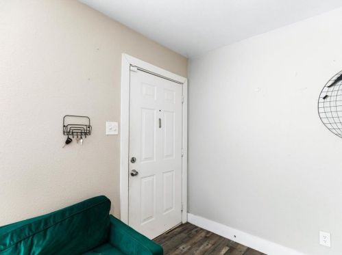 4915 Bartlett Ave, Dallas, TX 75216-7017