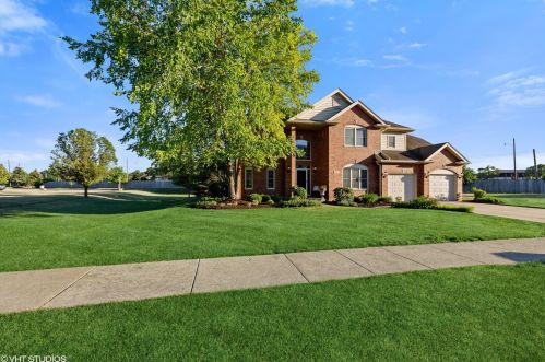 10651 Pleasantdale Ct, Burr Ridge, IL 60525
