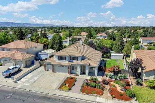 1055 Stillspring Dr, Vacaville, CA 95687-7706