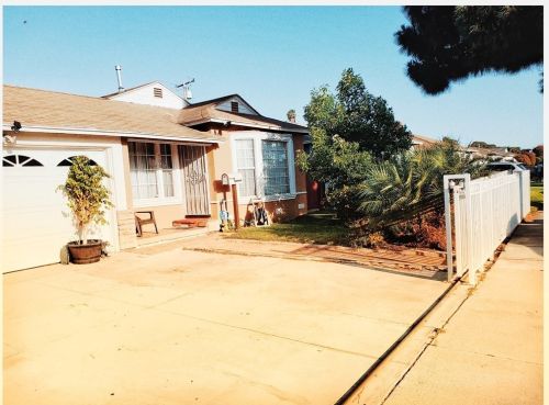 700 Kalsman Ave, Compton, CA 90220-1525