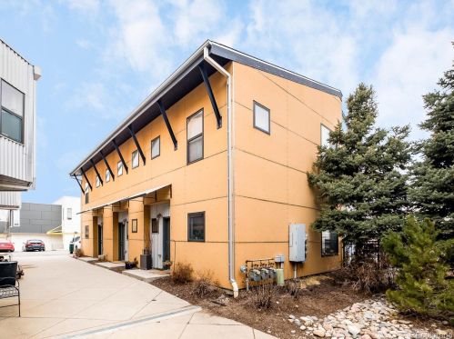 3163 Blake St, Denver, CO 80205-2346