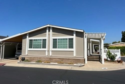 5200 Irvine Blvd, Irvine CA  92620-2013 exterior