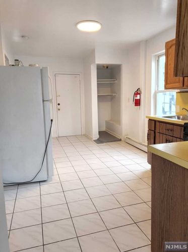 57 York St, Paterson NJ  07524-1916 exterior