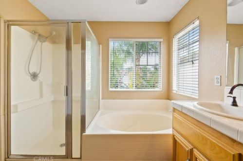 4222 Pondhill Ct, Riverside CA  92505-3464 exterior