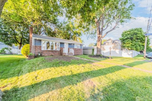 11 Calvin St, Sewaren, NJ 07077-1203