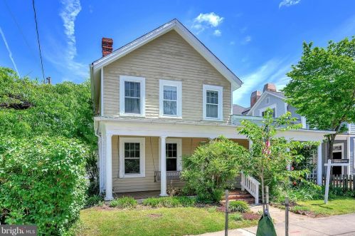 1215 Winchester St, Fredericksburg, VA 22401-3751