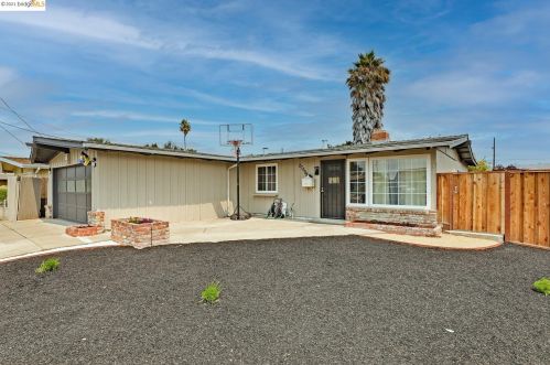 27688 Miami Ave, Hayward, CA 94545-4718