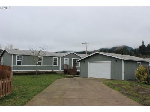 172 Rainbow Ct, Sutherlin, OR 97479-9552