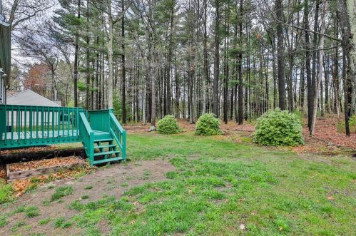 38 Scottsdale Dr, Hudson NH  03051-3750 exterior