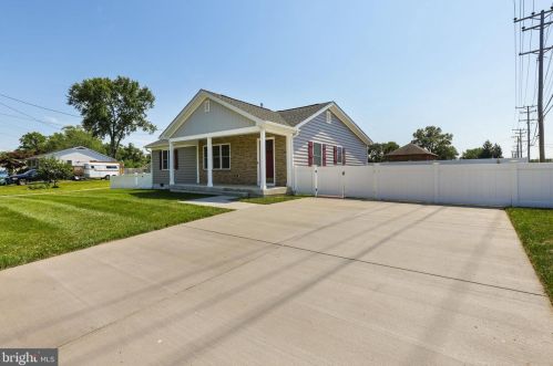 6 Grove St, Aberdeen, MD 21001-3713